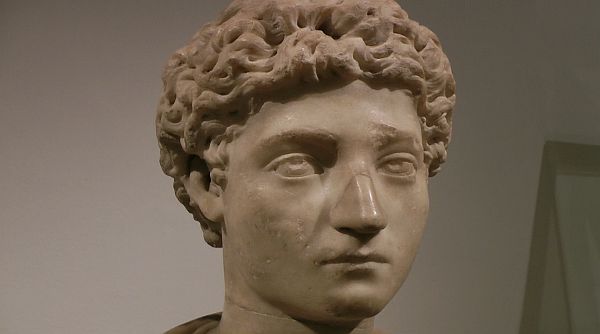 Během mnoha staletí poznamenaný portrét Marka Aurelia. Během mnoha staletí poznamenaný portrét Marka Aurelia.