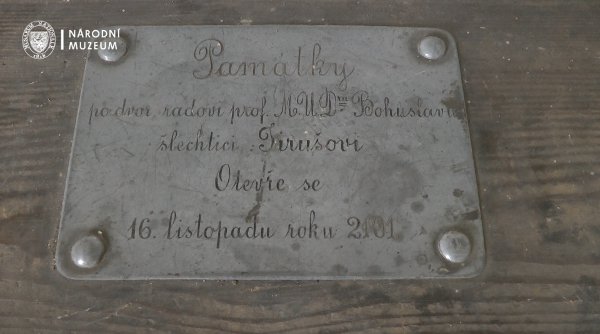 Archivní pozůstalost po Bohuslavu Jirušovi - bedny je možné otevřít až v roce 2101. Foto: Ondřej Grym Archivní pozůstalost po Bohuslavu Jirušovi - bedny je možné otevřít až v roce 2101. Foto: Ondřej Grym