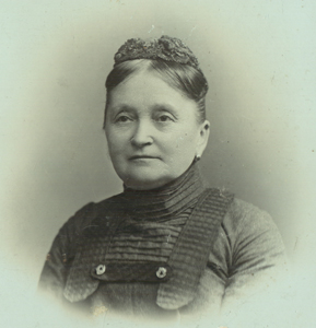 Terezie Čapková-Liehmannová na fotografii J. F. Langhanse, 1903 Terezie Čapková-Liehmannová na fotografii J. F. Langhanse, 1903