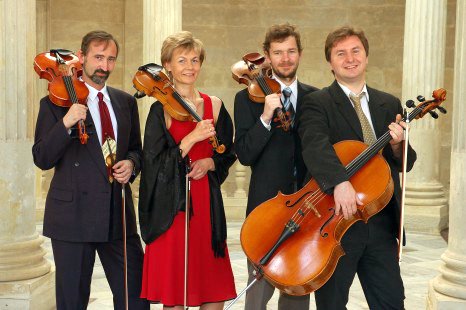 PiKap Quartet: zleva Miljo Milev, Lenka Šimandlová, Martin Kaplan, Petr Pitra PiKap Quartet: zleva Miljo Milev, Lenka Šimandlová, Martin Kaplan, Petr Pitra