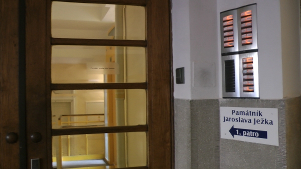 Vstup do Památníku Jaroslava Ježka foto: vstup do Památníku Jaroslava Ježka