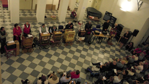 Koncert jedenácti flašinetářů z několika evropských zemí (foto: Miroslav Setnička) foto: Koncert jedenácti flašinetářů z několika evropských zemí