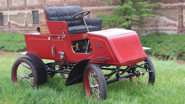 Parovůz Ferdinanda d´Este, osobní parní automobil od firmy Locomobile Company of America, rok 1902 foto: Parovůz Ferdinanda d´Este, osobní parní automobil od firmy Locomobile Company of America, rok 1902