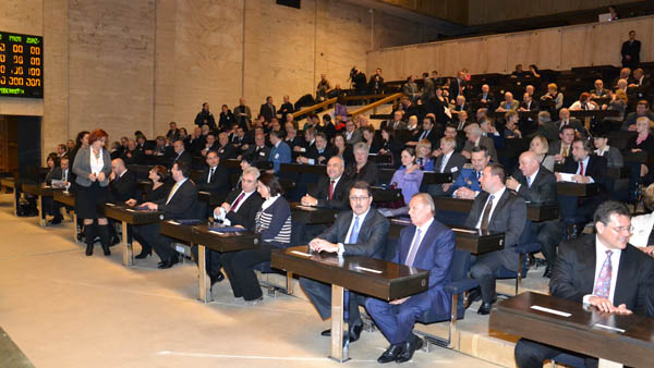 Sněmovna lidu v Nové budově Národního muzea přivítala vzácné hosty fotografie Snemovny lidu