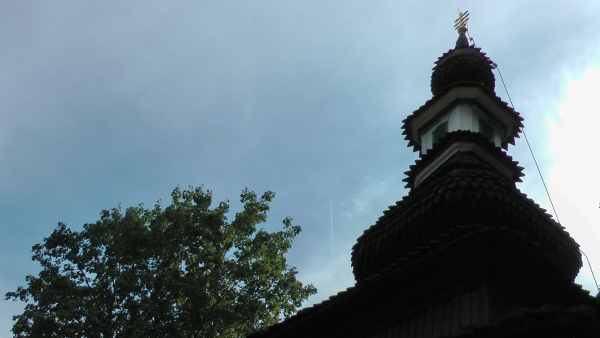 Baňaté věže Karpatského chrámu svatého archanděla Michala v Kinského zahradách foto: baňaté věže Karpatského chrámu svatého archanděla Michala