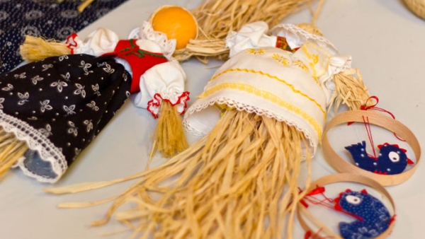 Velikonoční zvyky v sobě směšují prvky křesťanské i magické (pohanské) velikonoční panenky ze - Velikonoce, jak je znali a zažívali naši předkové, v sobě směšují prvky křesťanské i magické (nazývané také pohanské)