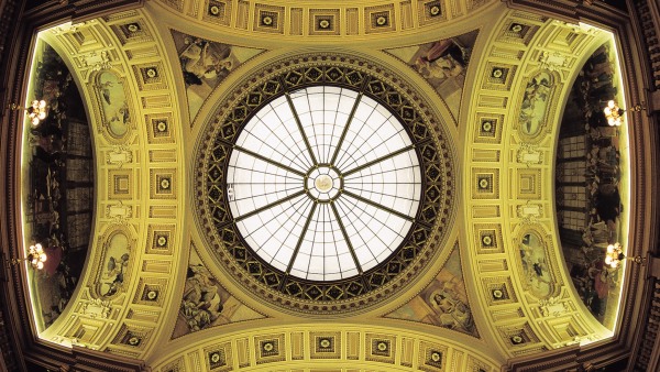 Strop Pantheonu Bohatě zdobený strop Pantheonu