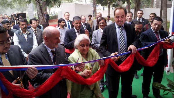 Slavnostní otevření výstavy „České hrady a zámky“ - (zleva) generální ředitel Národního muzea Michal Lukeš, ministr kultury ČR Jiří Balvín, ministryně kultury Indie Chandresh Kumari Katoch, ministr zahraničních věcí ČR Jan Kohout, velvyslanec ČR v Dillí Miloslav Stašek (zdroj: MKČR) Slavnostní otevření výstavy „České hrady a zámky“ - (zleva) generální ředitel Národního muzea Michal Lukeš, ministr kultury ČR Jiří Balvín, ministryně kultury Indie Chandresh Kumari Katoch, ministr zahraničních věcí ČR Jan Kohout, velvyslanec ČR v Dillí Miloslav Stašek (zdroj: MKČR)