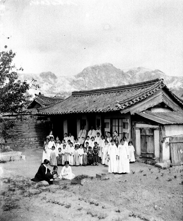 Fotografická pozůstalost E. St. Vráze