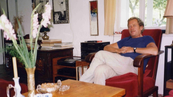 Václav Havel na Hrádečku, konec 80. let 20. století. Václav Havel na Hrádečku, konec 80. let 20. století.