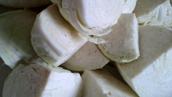 Naložené zelí je výbornou zásobárnou vitamínu C. fotografie zelí