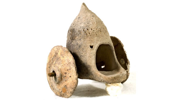 Značné množství archeologických nálezů keramických nádob určených k pohřbívání j zdobeno zoomorfními obrazy. Často se objevují obrazy zvířat symbolizující sílu. Značné množství archeologických nálezů keramických nádob určených k pohřbívání j zdobeno zoomorfními obrazy. Často se objevují obrazy zvířat symbolizující sílu.