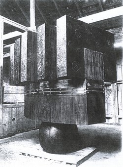 Plastika Zákoník od Vladimíra Preclíka (zdroj: Národní muzeum) Plastika Zákoník od Vladimíra Preclíka (zdroj: Národní muzeum)