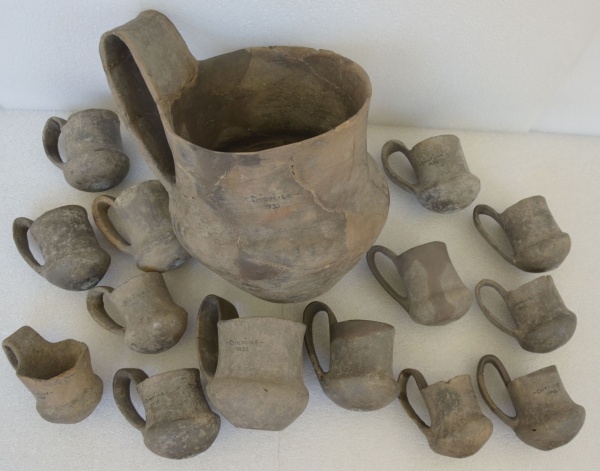 Picí souprava z Dřevčic. Zdroj: Národní muzeum, autor: V. Slunéčko Fotografie. Picí souprava z Dřevčic. Zdroj: Národní muzeum, Autor: V. Slunéčko