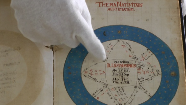 Detail horoskopu. Zdroj: Národní muzeum Fotografie. Detail horoskopu. Zdroj: Národní muzeum