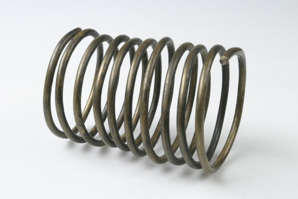 Náramek z oblasti Kilimandžára, v.: 16 cm (inv. č. 6327). Zdroj: Národní muzeum Fotografie. Náramek z oblasti Kilimandžára, v.: 16 cm (inv. č. 6327). Zdroj: Národní muzeum