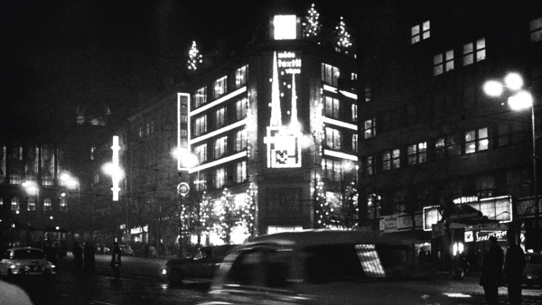 Noční pohled na Dům módy. Zdroj: Dům módy Fotografie. Noční pohled na Dům módy. Zdroj: Dům módy