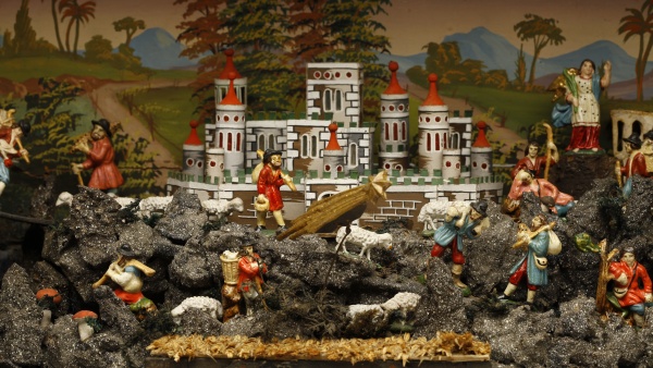 Skříňkový betlém, Čechy, konec 19. století. Zdroj: Národní muzeum