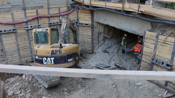 Pohled do výkopu tunelu. Zdroj: Národní muzeum