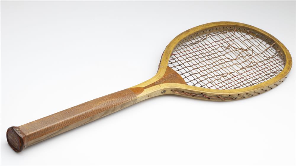 Tenisová raketa Emy Destinové