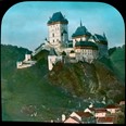 Hrad Karlštejn. Jeden z diapozitivů, které A. V. Novák promítal krajanům v USA. (zdroj: Národní muzeum)